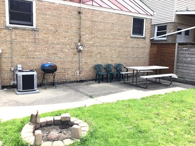 4812 S Leclaire Avenue, Chicago, IL 60638