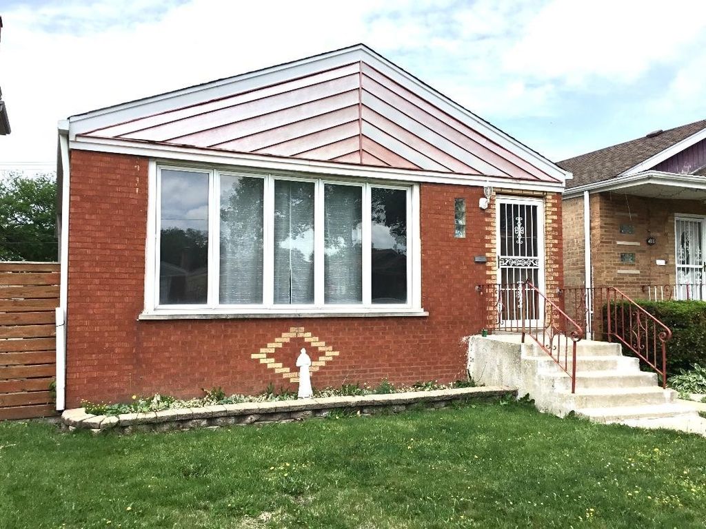 4812 S Leclaire Avenue, Chicago, IL 60638