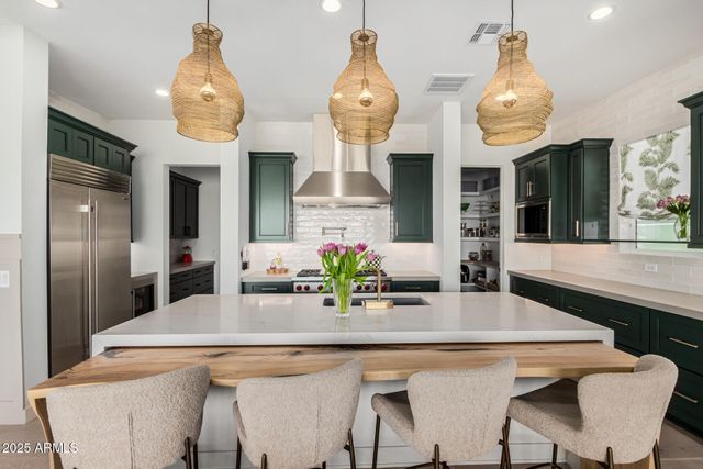 17336 W CRAWFORDSVILLE Drive, Surprise, AZ 85388