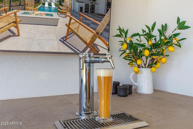 17336 W CRAWFORDSVILLE Drive, Surprise, AZ 85388