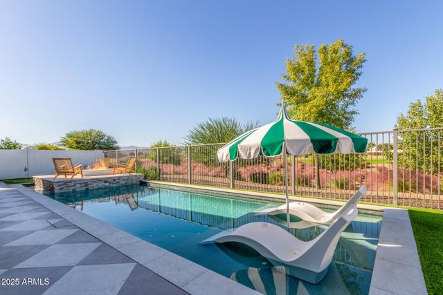 17336 W CRAWFORDSVILLE Drive, Surprise, AZ 85388