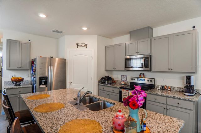 2606 ANGEL FALLS DRIVE, Davenport, FL 33837