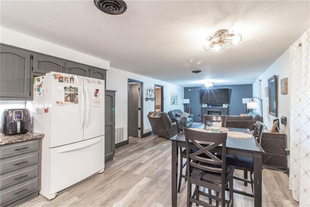 1679 SW 800 Road, Holden, MO 64040