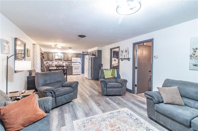 1679 SW 800 Road, Holden, MO 64040