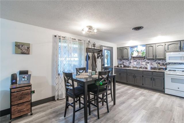 1679 SW 800 Road, Holden, MO 64040