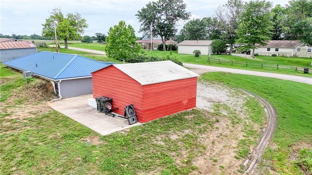 1679 SW 800 Road, Holden, MO 64040