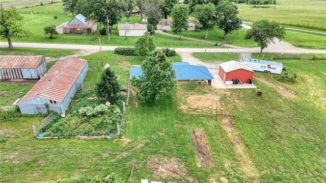 1679 SW 800 Road, Holden, MO 64040