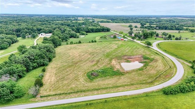 1679 SW 800 Road, Holden, MO 64040