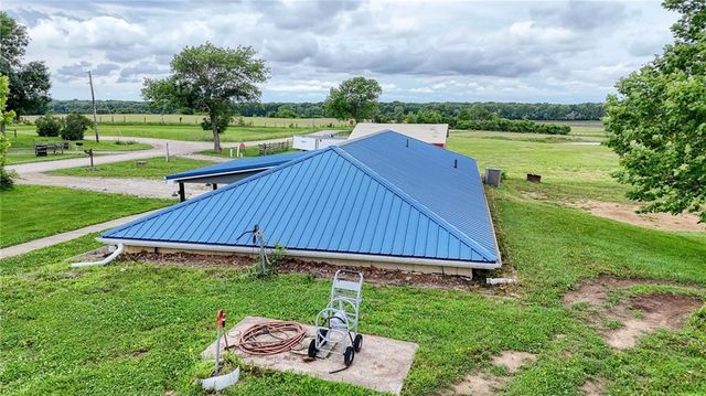 1679 SW 800 Road, Holden, MO 64040