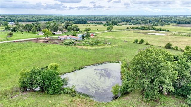 1679 SW 800 Road, Holden, MO 64040