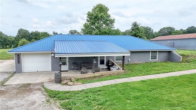 1679 SW 800 Road, Holden, MO 64040