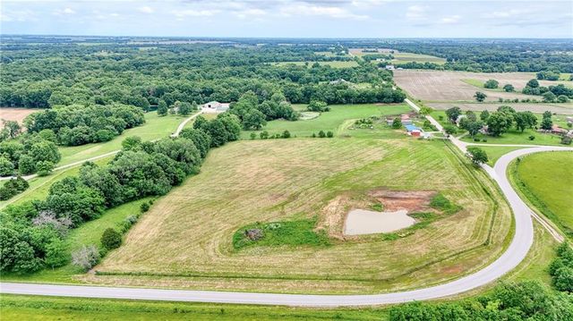 1679 SW 800 Road, Holden, MO 64040