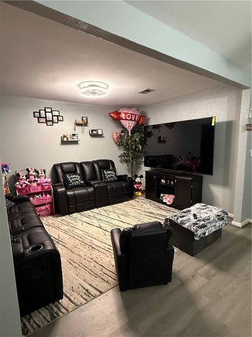 1900 S Glenwood Avenue, Russellville, AR 72802