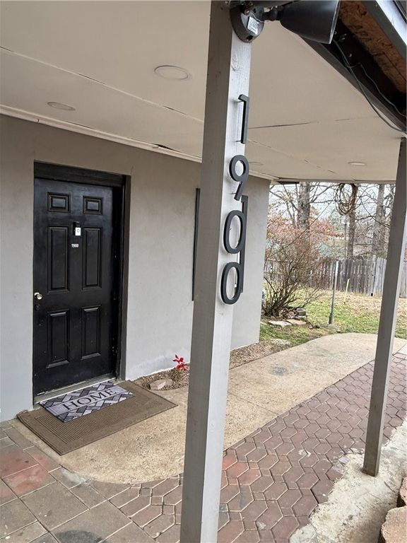 1900 S Glenwood Avenue, Russellville, AR 72802