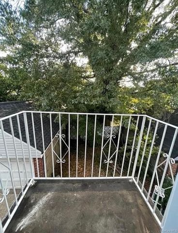 109-32 197th Street 2, Saint Albans, NY 11412