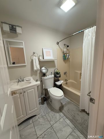 462 Glendale Avenue 20, Bridgeport, CT 06606