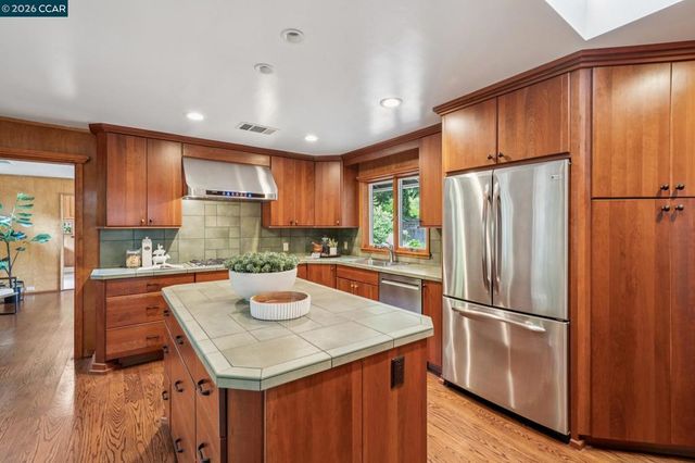 3375 Freeman Rd, Lafayette, CA 94595