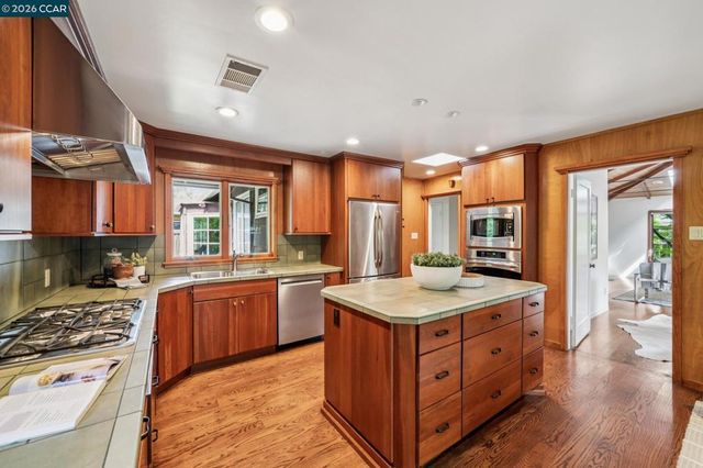 3375 Freeman Rd, Lafayette, CA 94595