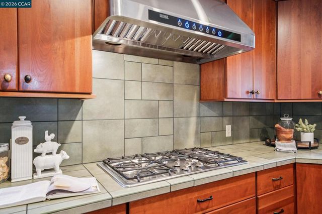 3375 Freeman Rd, Lafayette, CA 94595