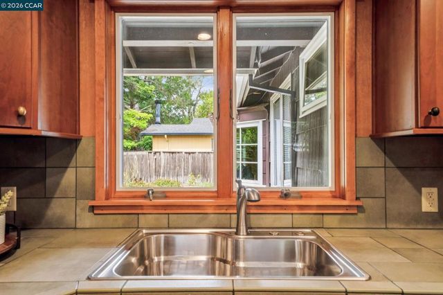3375 Freeman Rd, Lafayette, CA 94595