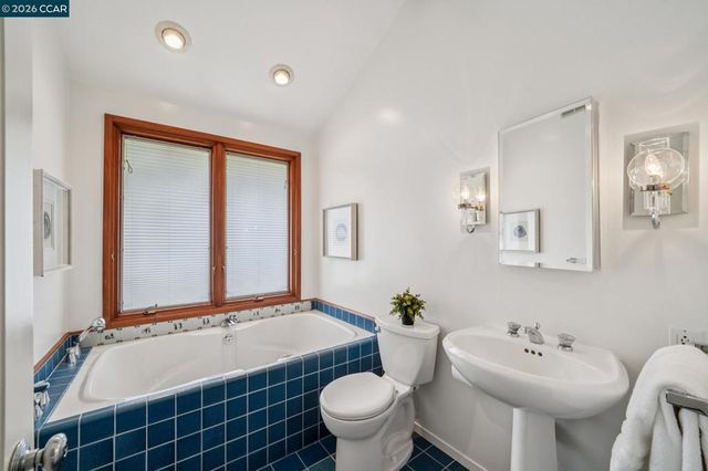 3375 Freeman Rd, Lafayette, CA 94595
