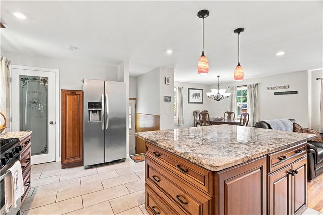 9 Patricia Circle, Smithfield, RI 02917