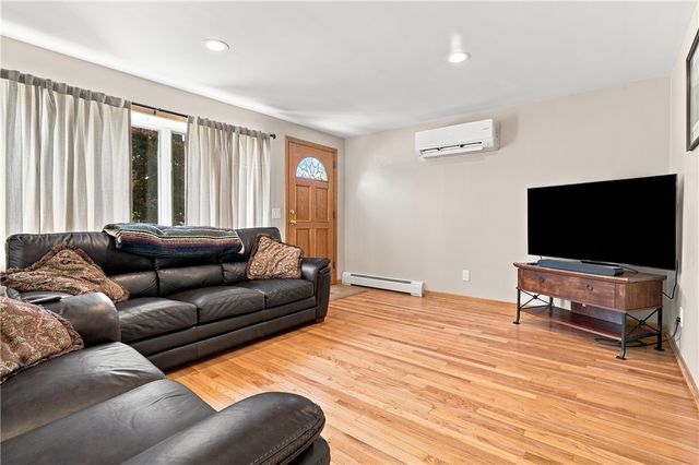 9 Patricia Circle, Smithfield, RI 02917