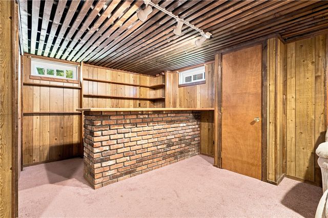 9 Patricia Circle, Smithfield, RI 02917