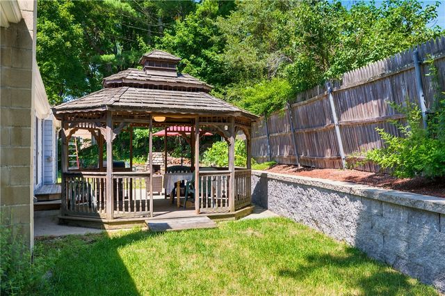 9 Patricia Circle, Smithfield, RI 02917