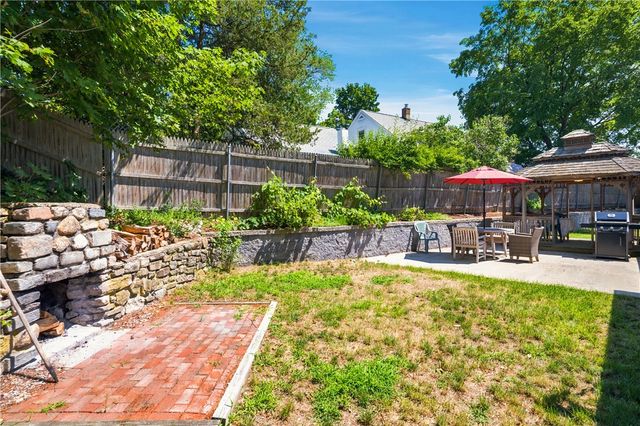 9 Patricia Circle, Smithfield, RI 02917