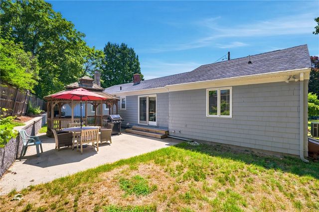 9 Patricia Circle, Smithfield, RI 02917