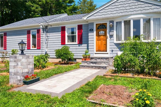 9 Patricia Circle, Smithfield, RI 02917