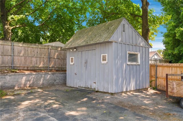 9 Patricia Circle, Smithfield, RI 02917