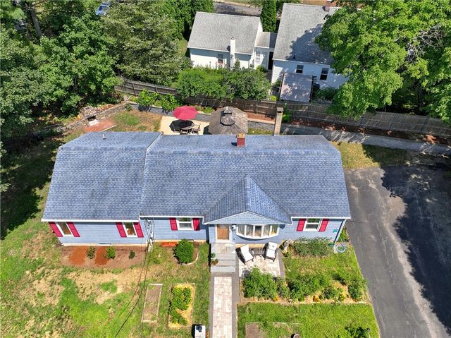 9 Patricia Circle, Smithfield, RI 02917