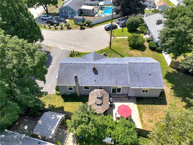 9 Patricia Circle, Smithfield, RI 02917