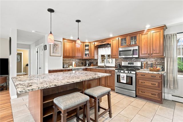 9 Patricia Circle, Smithfield, RI 02917