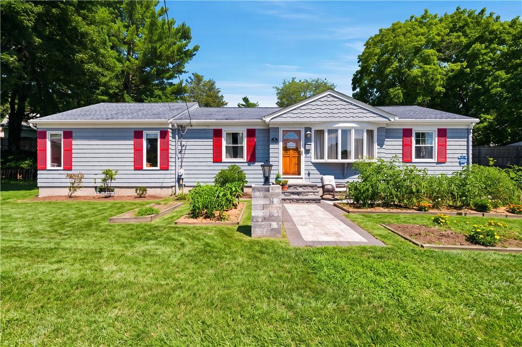 9 Patricia Circle, Smithfield, RI 02917
