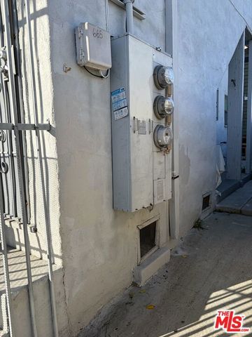 663 W 21st Street, Los Angeles, CA 90007