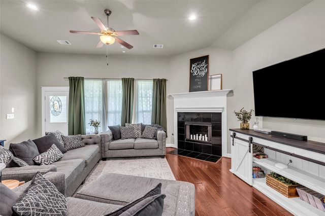122 Freeman Bend Street, Montgomery, TX 77316