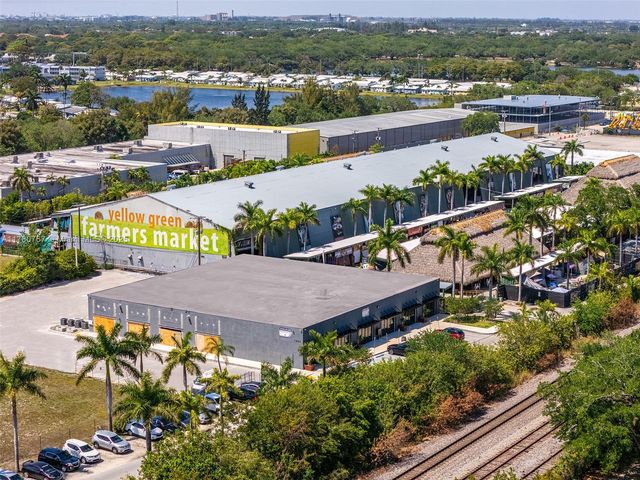 1930 N 30th Road, Hollywood, FL 33021
