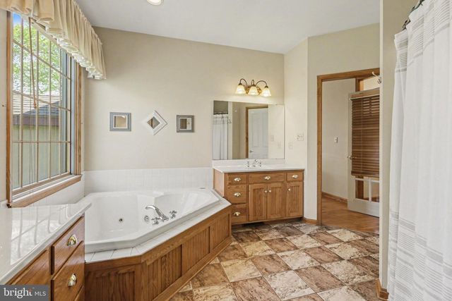 3439 TURNBERRY DRIVE, Chambersburg, PA 17202