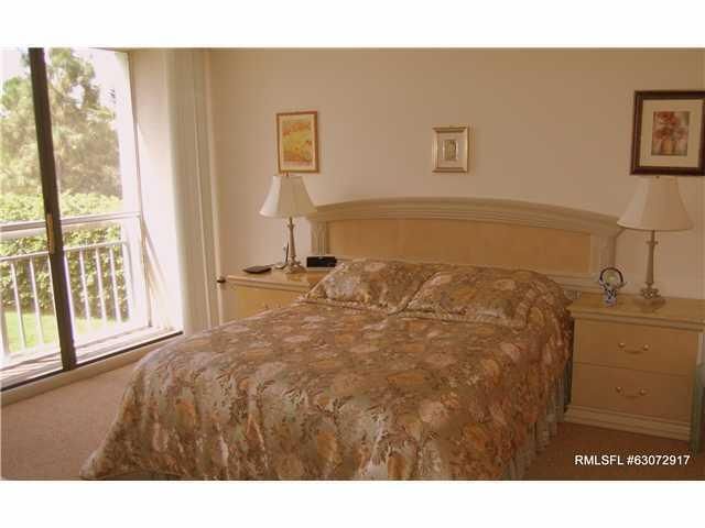 2701 Village Boulevard 12-206, West Palm Beach, FL 33409