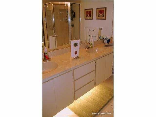 2701 Village Boulevard 12-206, West Palm Beach, FL 33409