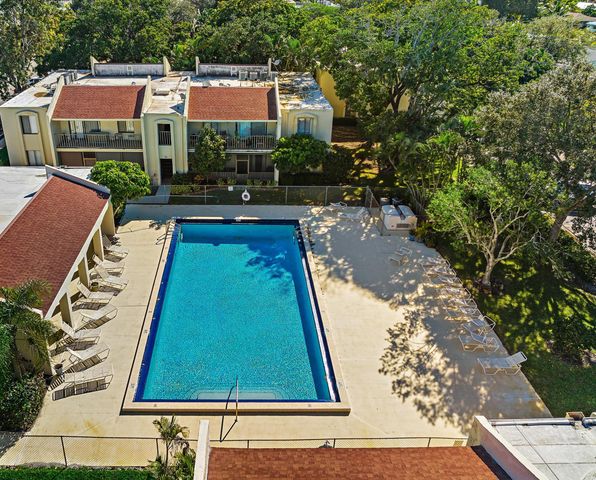 150 Pineview Road L6, Jupiter, FL 33469