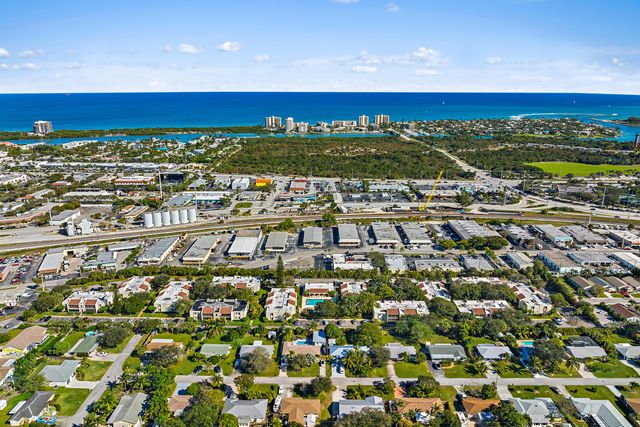 150 Pineview Road L6, Jupiter, FL 33469
