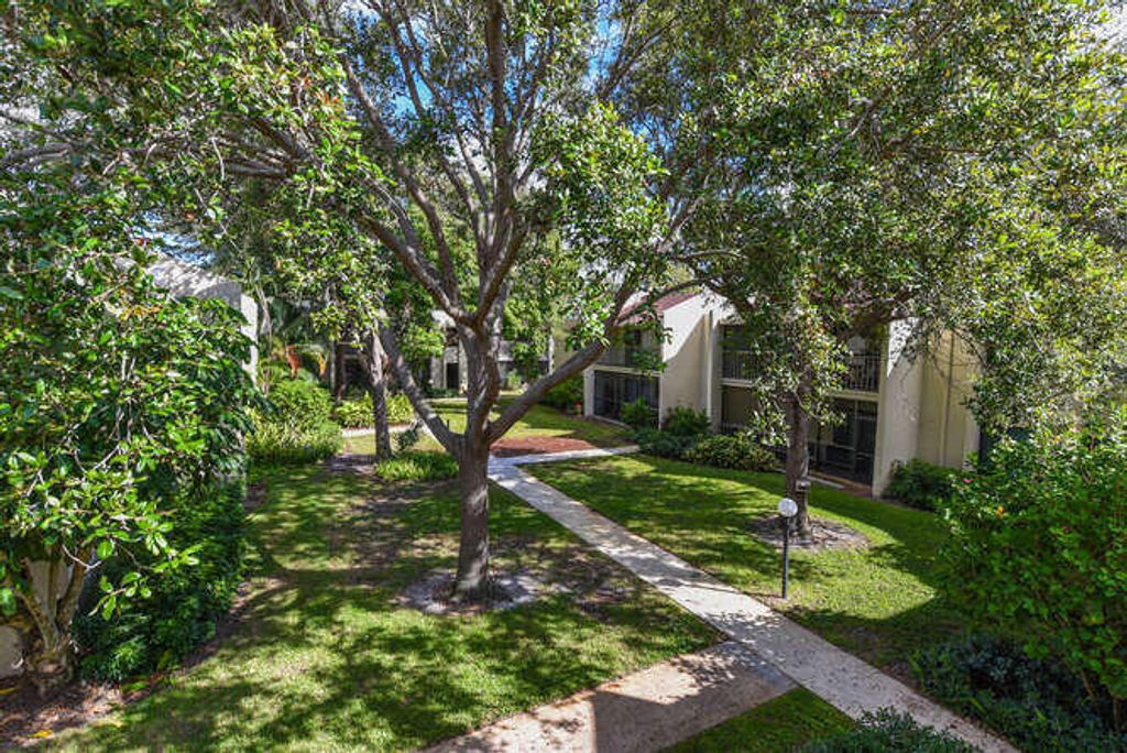 150 Pineview Road L6, Jupiter, FL 33469