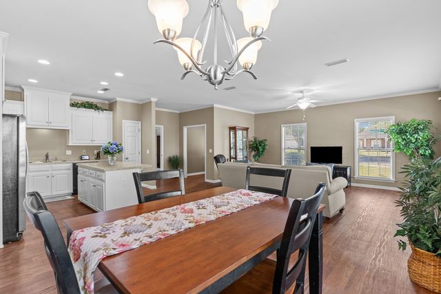 226 Maplecliff Dr, Dothan, AL 36303