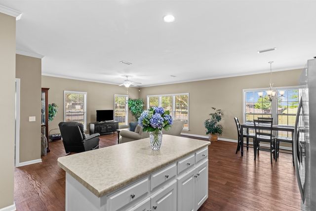 226 Maplecliff Dr, Dothan, AL 36303
