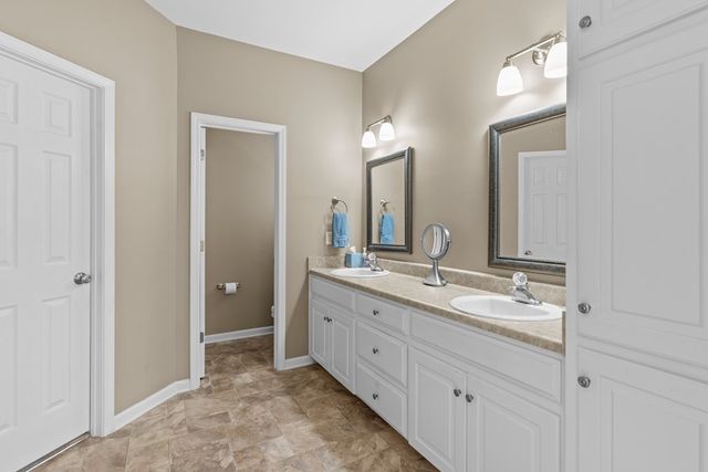 226 Maplecliff Dr, Dothan, AL 36303