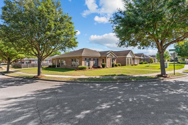 226 Maplecliff Dr, Dothan, AL 36303
